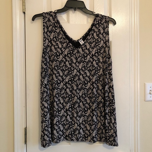 Tops - Old Navy printed swing top